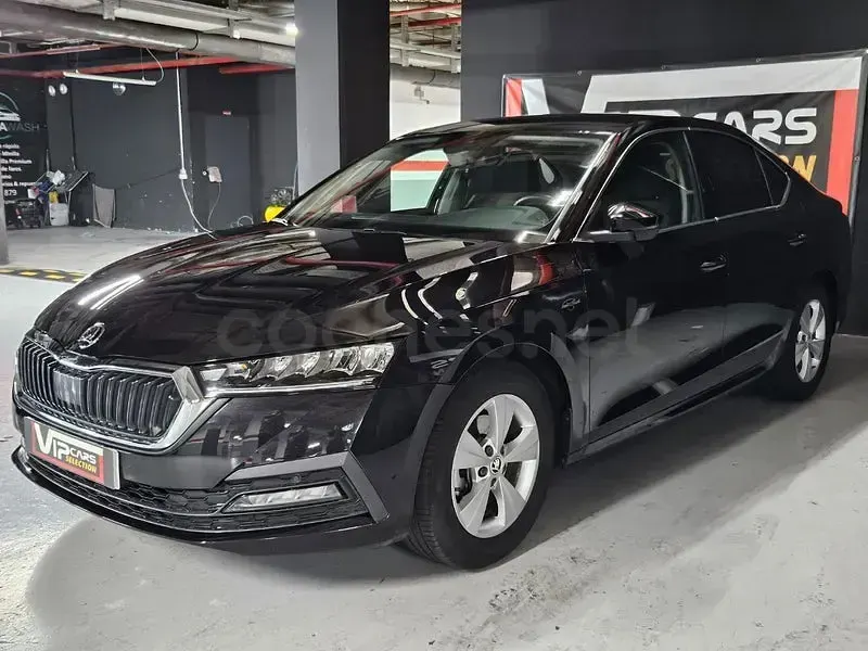 Usado Skoda Octavia Ambition 150 CV (110 kW) 2021 Negro Berlina