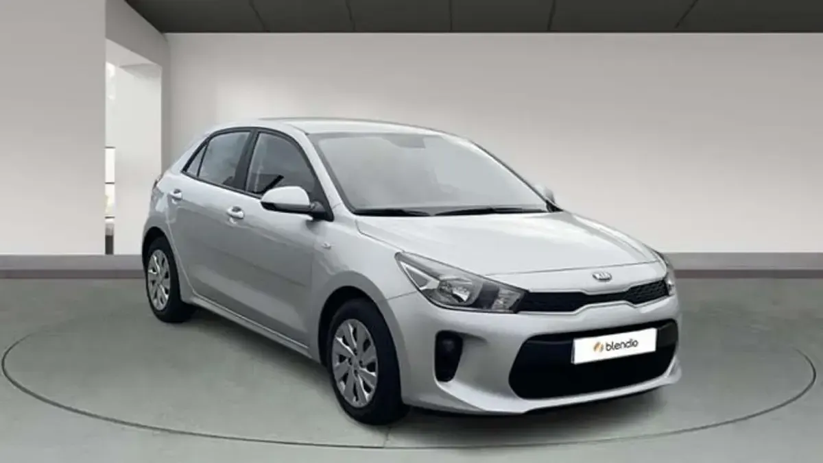 Usado Kia Rio 84 CV (61 kW) 2020 Gris Utilitario