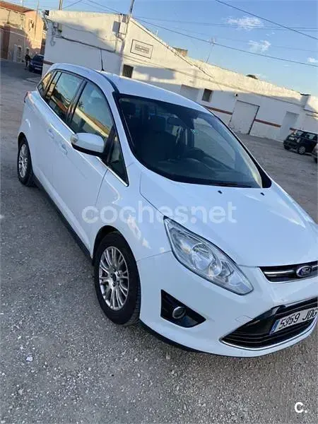 Usado Ford Grand C-Max Titanium 140 CV (102 kW) 2015 Blanco Monovolumen