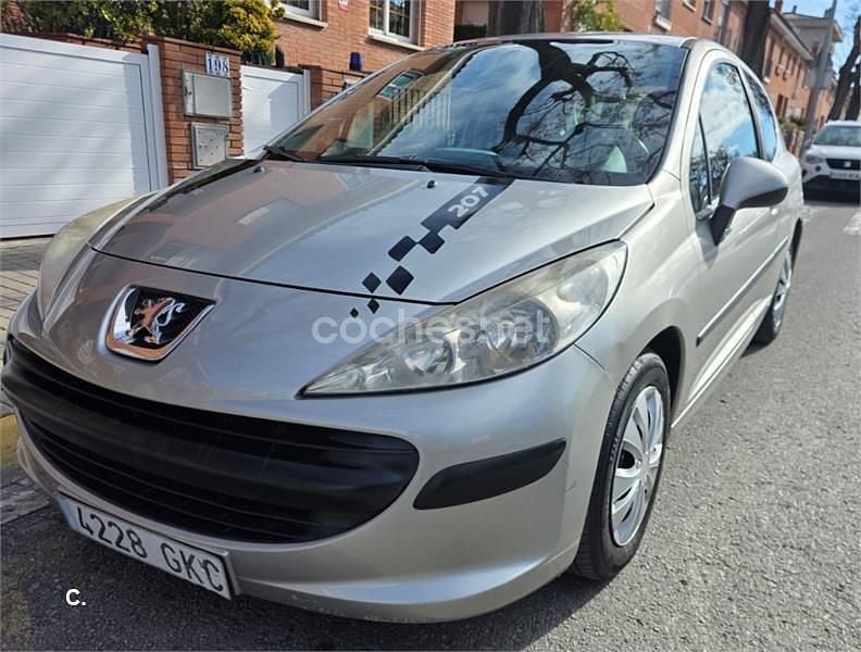 Beige Usado 2008 Peugeot 207 Berlina | 2599 € (Buen precio) - Imagen 1/4