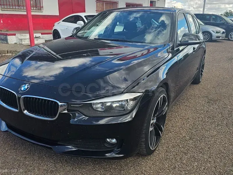 Usado BMW 316 116 CV (85 kW) 2014 Negro Familiar