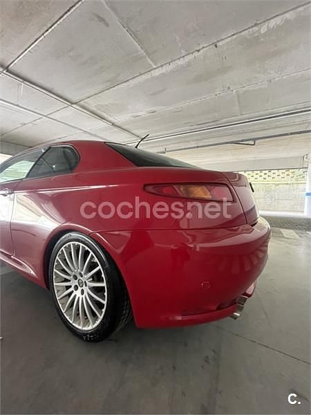 Usado Alfa Romeo GT Distinctive 165 CV (121 kW) 2004 Rojo Coupe