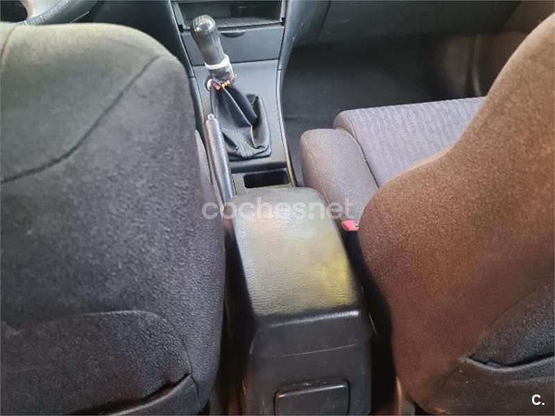 Usado Toyota Corolla Sol 110 CV (80 kW) 2003 Azul Berlina