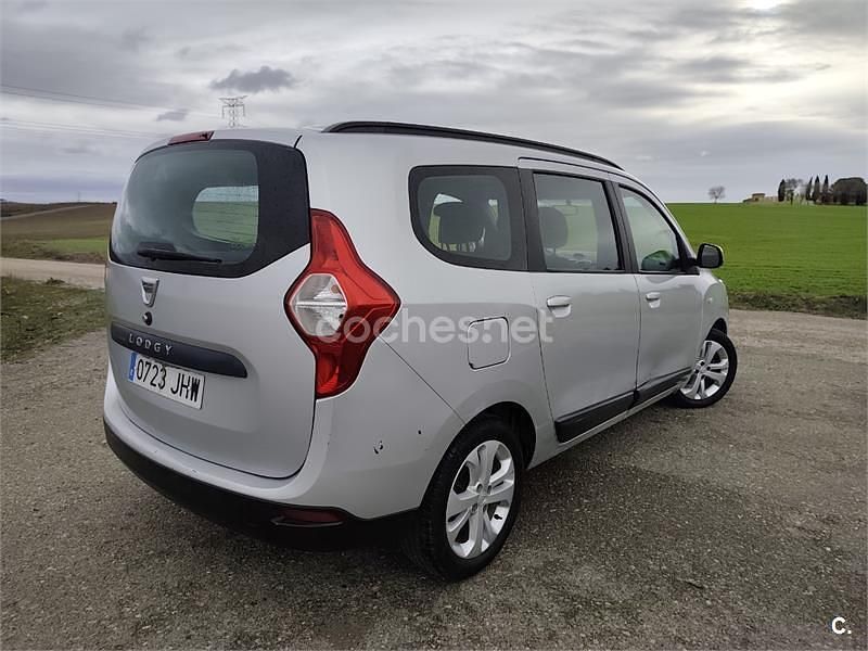 Usado Dacia Lodgy Lauréate 90 CV (66 kW) 2015 Gris / plata Monovolumen