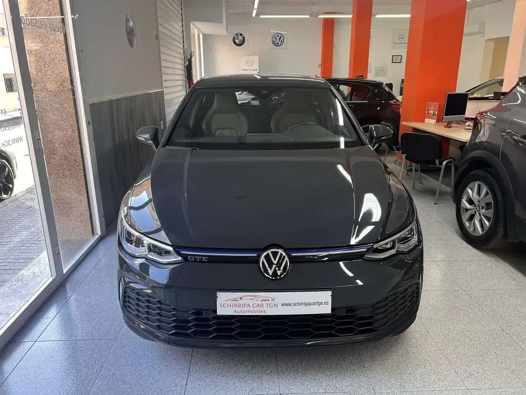 Usado VW Golf VIII GTE 245 CV (180 kW) 2022 Gris Utilitario