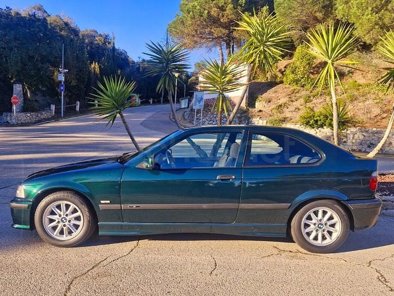 Usado BMW 316 Sport Line 105 CV (77 kW) 1999 Verde Berlina