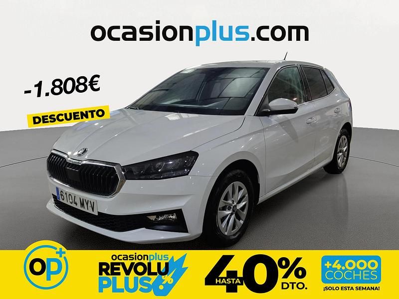 Usado Skoda Fabia Selection 95 CV (69 kW) 2025 Blanco Berlina