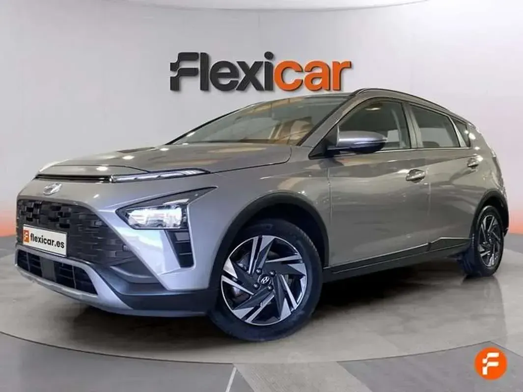 Usado Hyundai Bayon 84 CV (61 kW) 2022 Gris SUV