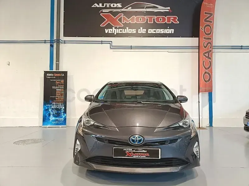 Usado Toyota Prius 122 CV (89 kW) 2017 Gris / plata Berlina