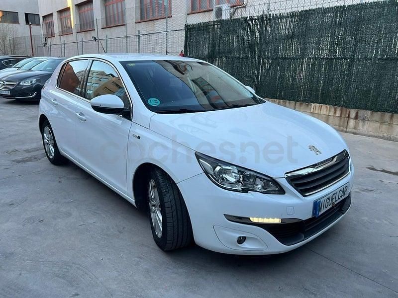 Usado Peugeot 308 SW Style 120 CV (88 kW) 2015 Blanco Familiar