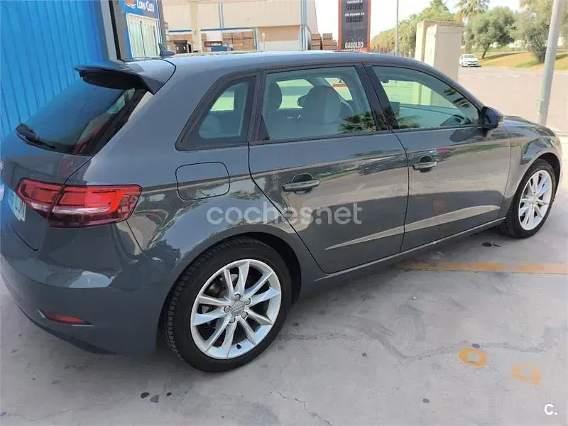 Usado Audi A3 Design 150 CV (110 kW) 2017 Gris / plata Berlina