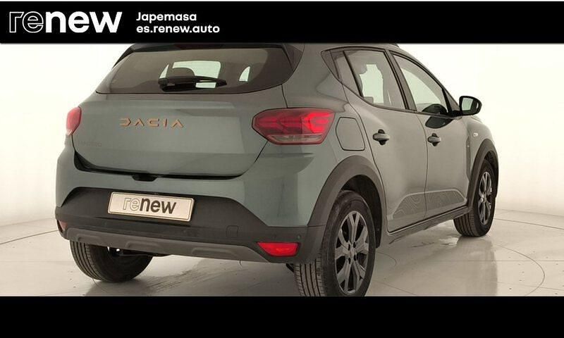 Usado Dacia Sandero Extreme 100 CV (73 kW) 2025 Verde Berlina