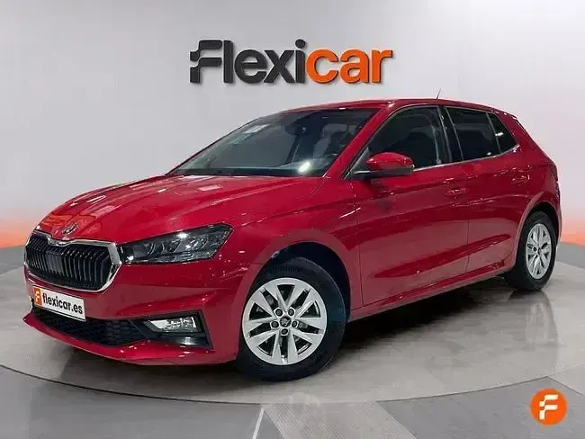 Usado Skoda Fabia Selection 115 CV (84 kW) 2025 Rojo Utilitario