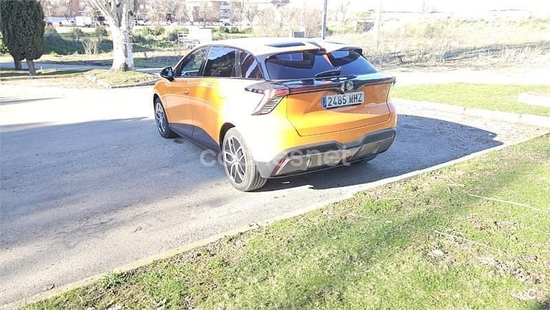 Usado MG MG4 EV Luxury 2023 Eléctrico Utilitario