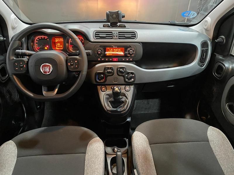 Usado Fiat Panda 70 CV (51 kW) 2022 Negro Utilitario