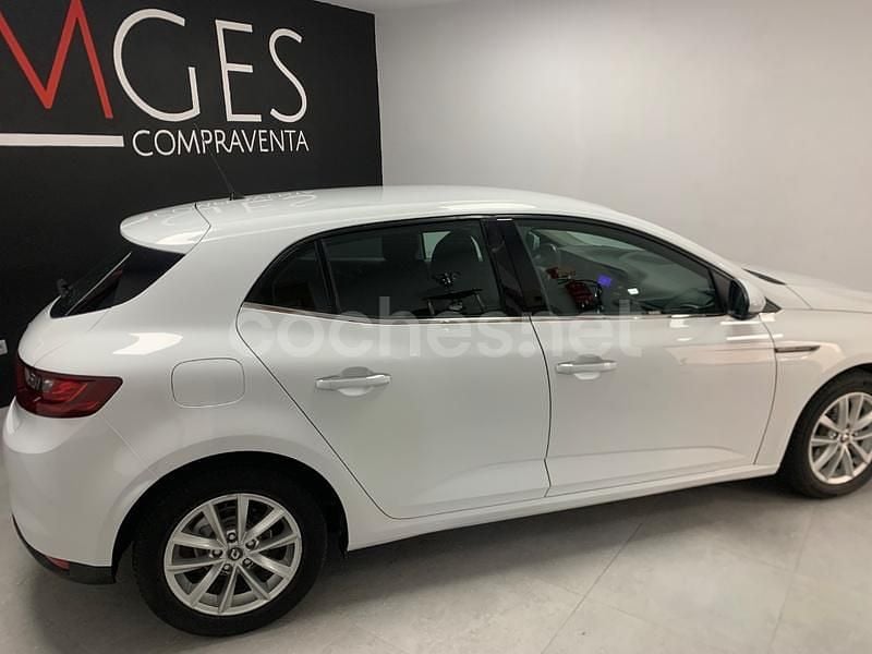 Usado Renault Mégane IV Business 95 CV (69 kW) 2020 Blanco Berlina