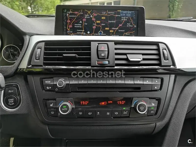 Usado BMW 320 184 CV (135 kW) 2014 Negro Familiar