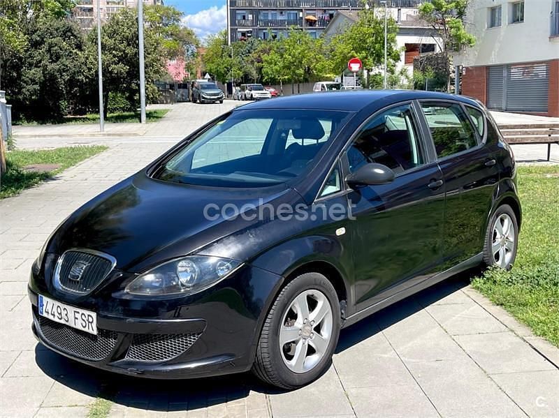Usado Seat Altea Stylance 105 CV (77 kW) 2007 Negro Monovolumen