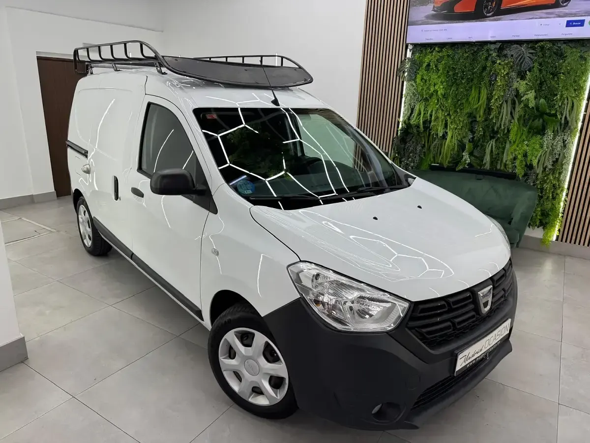 Usado Dacia Dokker Essentiel 109 CV (80 kW) 2020 Blanco Monovolumen