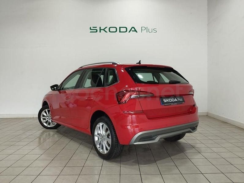 Usado Skoda Kamiq Ambition 110 CV (80 kW) 2021 Rojo SUV
