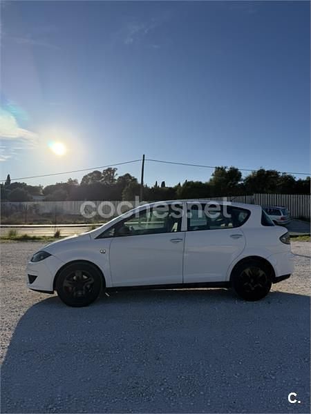Usado Seat Toledo Reference 105 CV (77 kW) 2006 Blanco Berlina