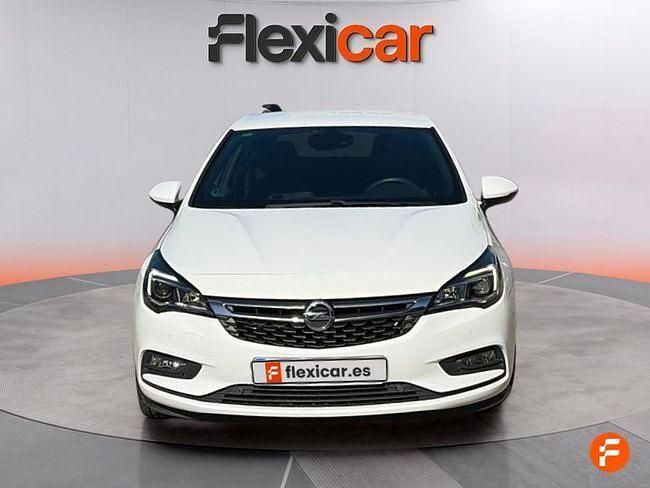 Usado Opel Astra Selective 125 CV (91 kW) 2019 Blanco Berlina