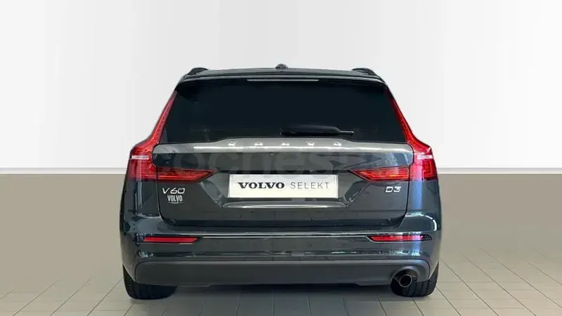 Usado Volvo V60 Momentum 150 CV (110 kW) 2019 Gris / plata Familiar