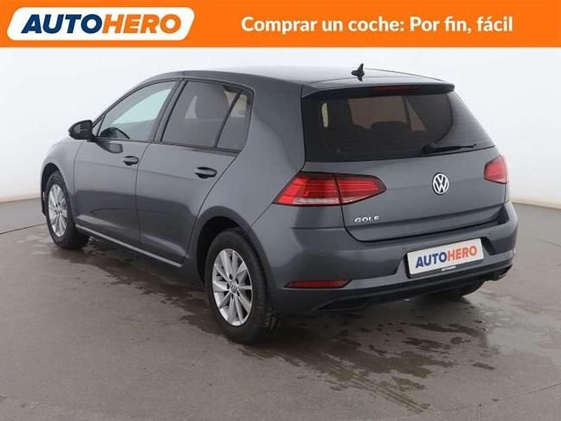 Usado VW Golf VII 116 CV (85 kW) 2019 Gris Utilitario