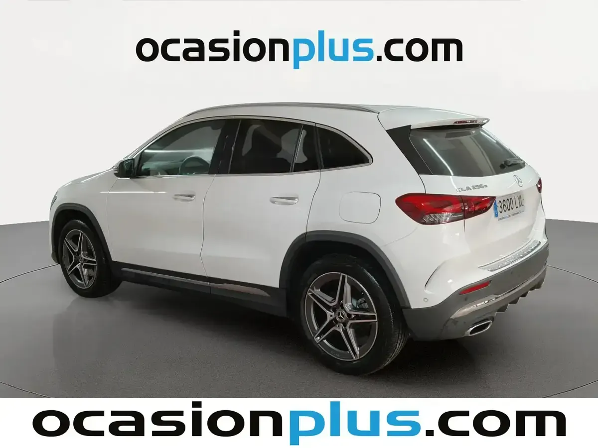 Usado Mercedes GLA250 218 CV (160 kW) 2022 Blanco SUV