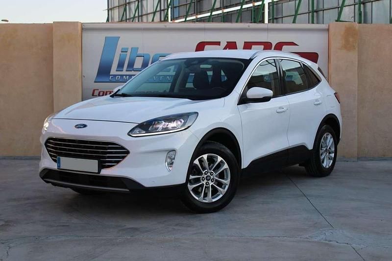 Usado Ford Kuga Titanium 150 CV (110 kW) 2021 Blanco SUV