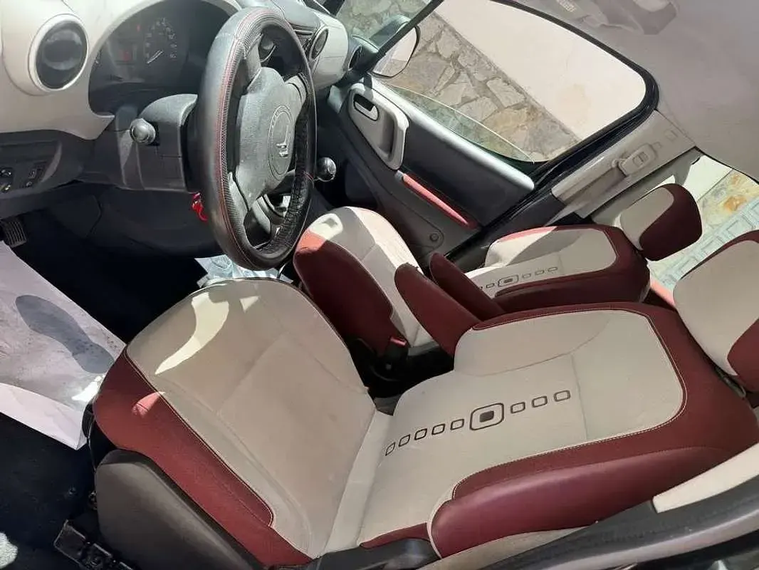 Usado Peugeot TePee Active 99 CV (72 kW) 2011 Gris Van