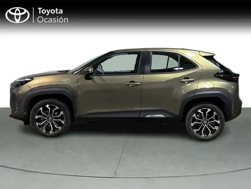 Używany Toyota Yaris Cross Active 116 KM (85 kW) 2022 Zielony SUV