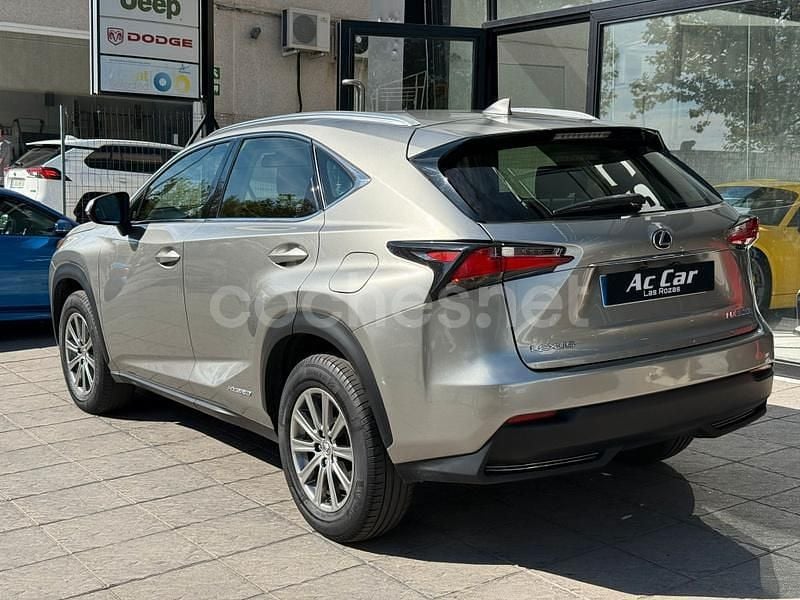 Usado Lexus NX300h 197 CV (144 kW) 2016 Gris / plata SUV