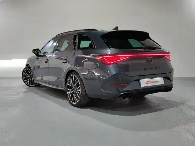 Usado Cupra Leon VZ 300 CV (220 kW) 2022 Azul Familiar