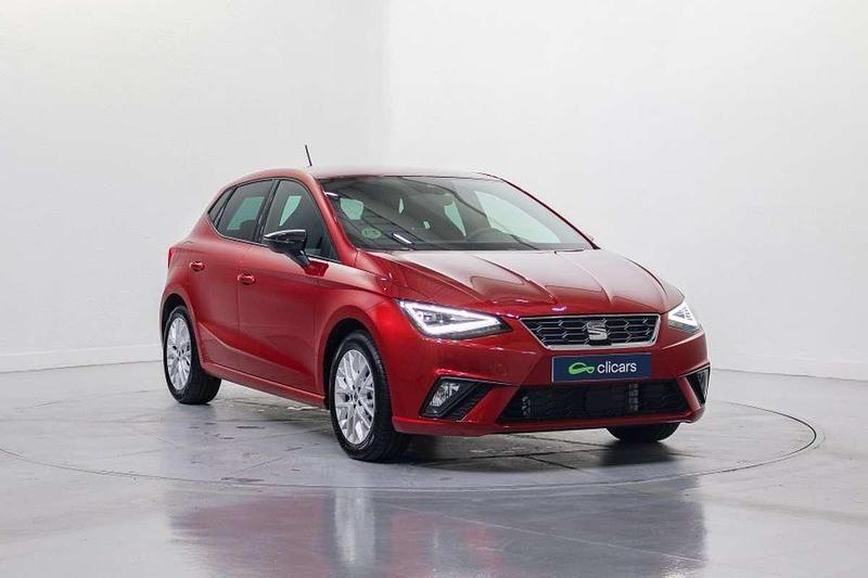 Usado Seat Ibiza FR 116 CV (85 kW) 2025 Rojo Utilitario