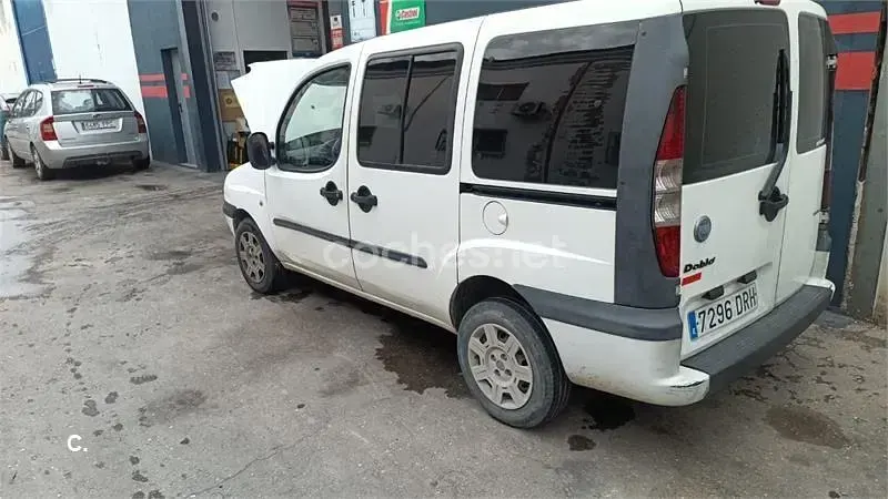 Używany Fiat Doblò Active 75 KM (55 kW) 2009 Biały Minivan