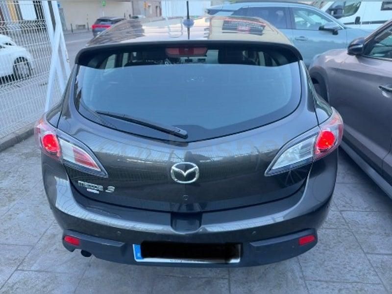 Usado Mazda 3 Active 109 CV (80 kW) 2010 Gris / plata Berlina