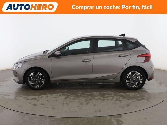 Usado Hyundai i20 101 CV (74 kW) 2022 Gris Utilitario