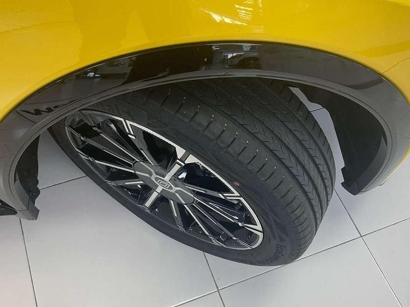 Usado Renault Megane E-Tech Iconic 110 kW (150 CV) 2025 Amarillo Utilitario