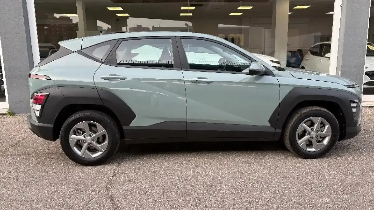 Usado Hyundai Kona 129 CV (94 kW) 2025 Verde SUV