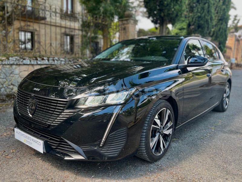 Negro Usado 2022 Peugeot 308 Allure Berlina | 18.600 € (Un poco caro) - Imagen 1/4