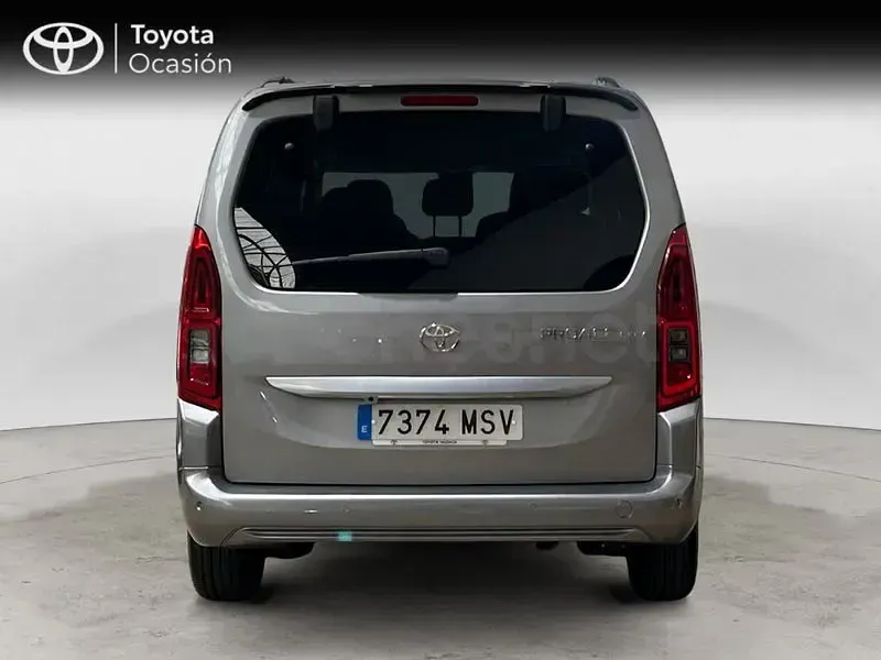 Usado Toyota Proace Verso Active 131 CV (96 kW) 2024 Gris / plata Familiar