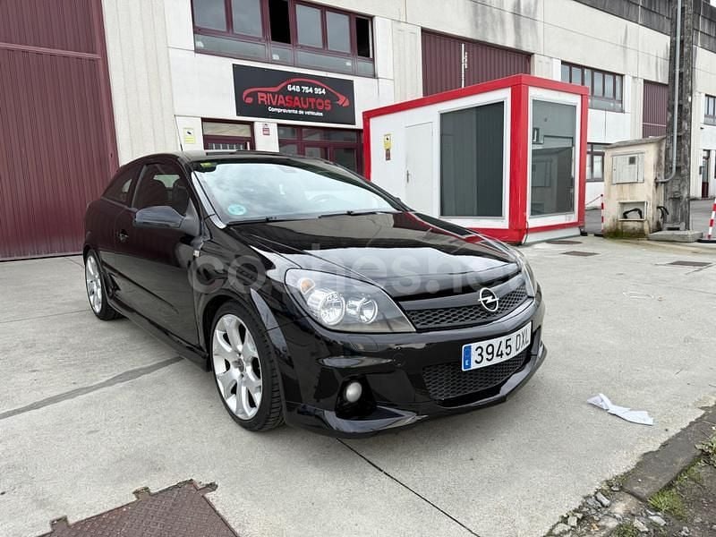 Usado Opel Astra GTC OPC 240 CV (176 kW) 2006 Negro Berlina