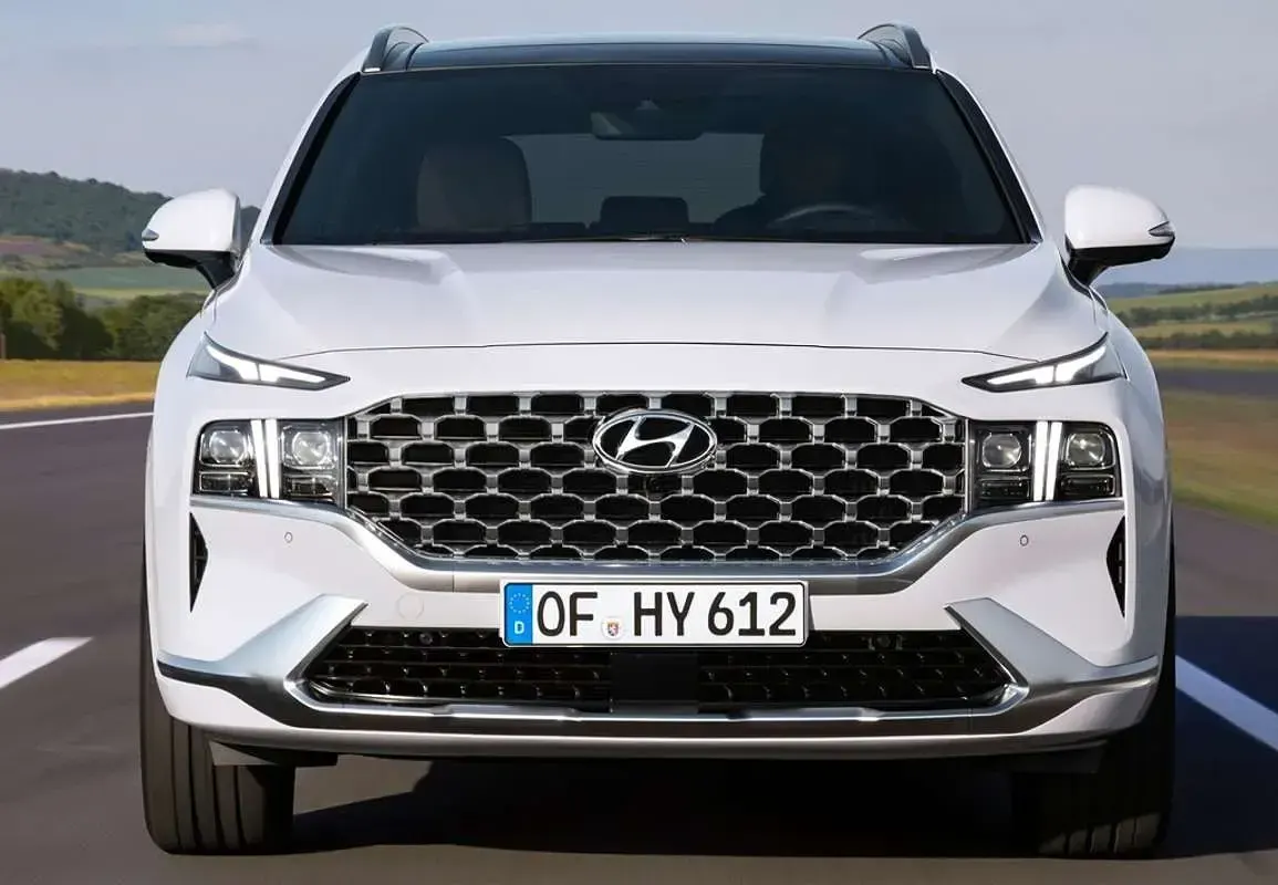 Usado Hyundai Santa Fe Style 160 CV (117 kW) 2025 Gris SUV