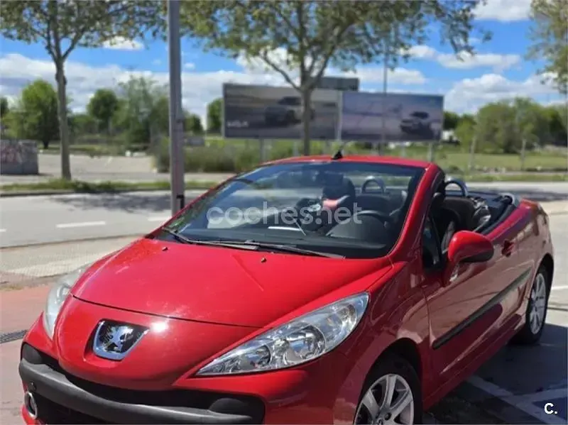 Usado Peugeot 207 CC 120 CV (88 kW) 2007 Rojo Descapotable
