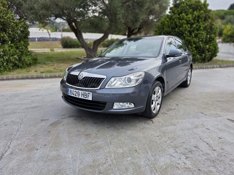 Usado Skoda Octavia GreenLine 105 CV (77 kW) 2011 Gris / plata Berlina