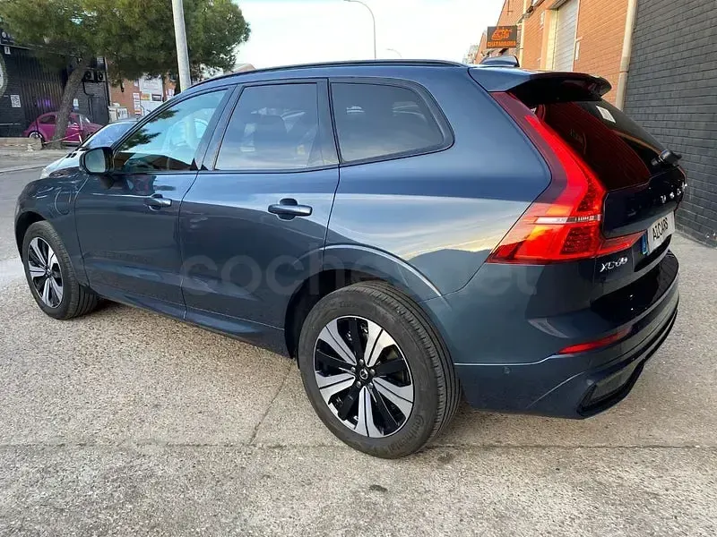 Usado Volvo XC60 Plus 350 CV (257 kW) 2024 Azul SUV