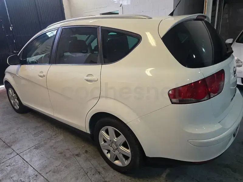 Usado Seat Altea XL Style 105 CV (77 kW) 2010 Blanco Monovolumen