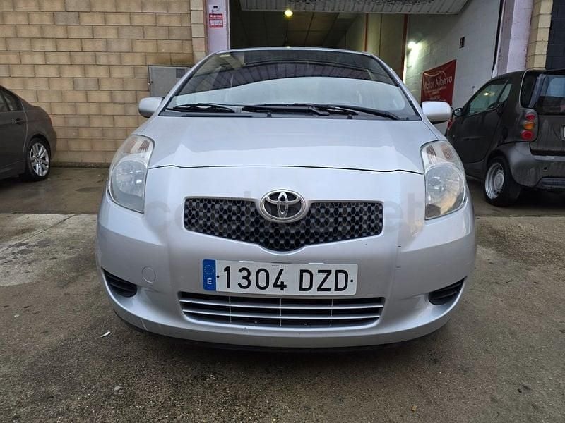 Usado Toyota Yaris 90 CV (66 kW) 2006 Gris / plata Berlina