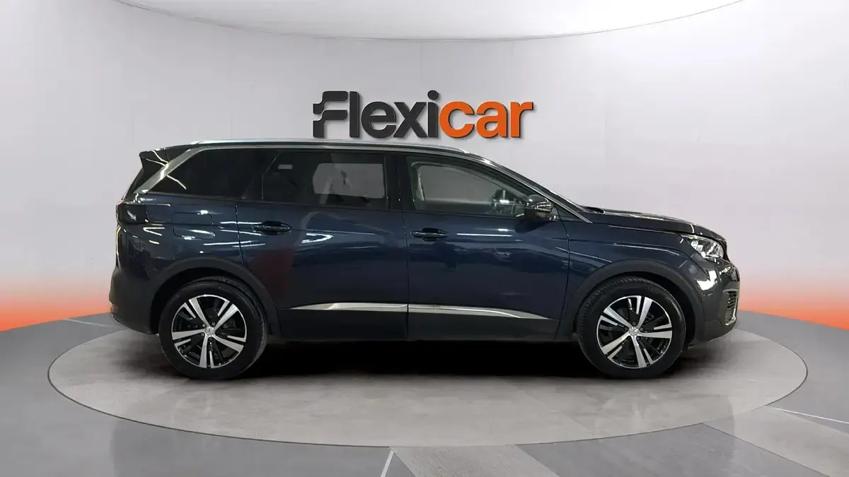Usado Peugeot 5008 Active 131 CV (96 kW) 2019 Azul SUV